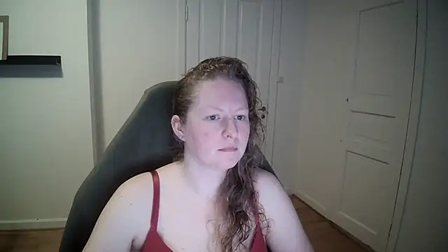 Snapshot of Girlnina-1995 chatting on 03-18-25, 11:22 Girlnina-1995 online show from 03-18-25, 11:22