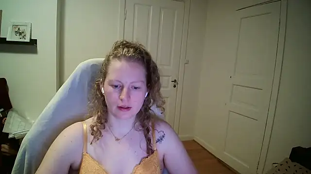 Girlnina-1995 online show from 03-09-26, 09:18