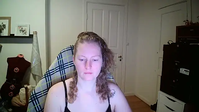 Girlnina-1995 online show from 01-12-26, 06:20