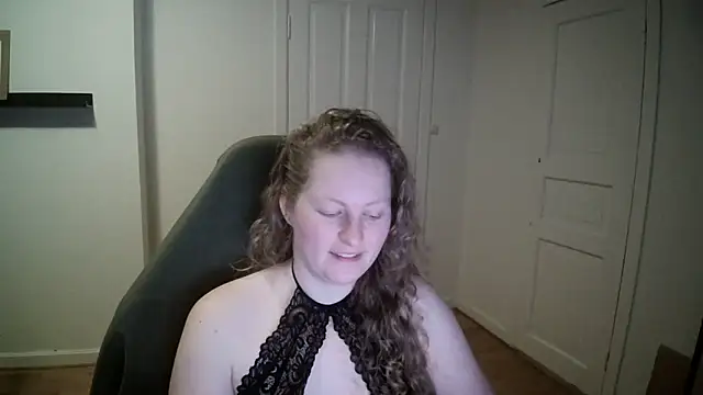 Snapshot of Girlnina-1995 chatting on 02-25-25, 03:53 Girlnina-1995 online show from 02-25-25, 03:53