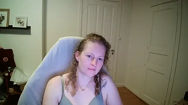 Girlnina-1995 online show from 03-18-26, 08:43