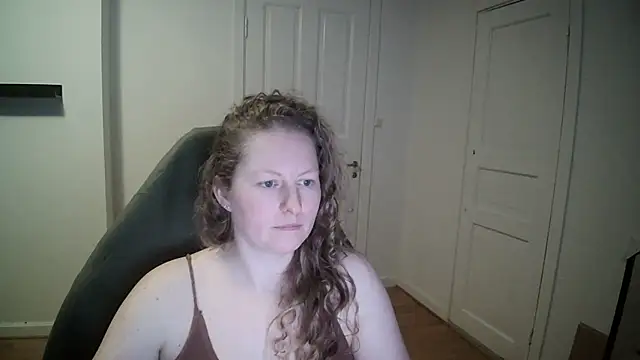 Snapshot of Girlnina-1995 chatting on 02-19-25, 03:16 Girlnina-1995 online show from 02-19-25, 03:16