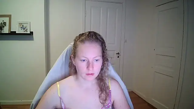Snapshot of Girlnina-1995 chatting on 09-29-25, 07:59 Girlnina-1995 online show from 09-29-25, 07:59