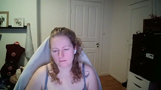 Girlnina-1995 online show from 01-08-26, 10:10