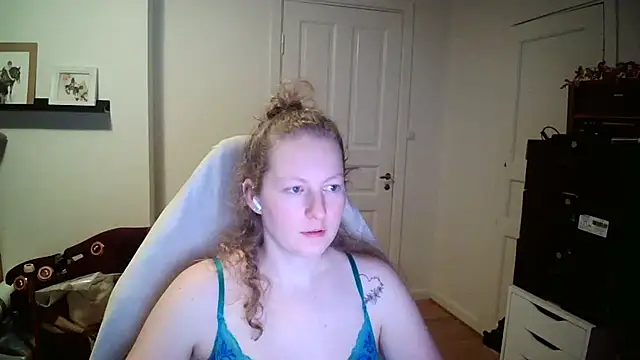 Girlnina-1995 online show from 02-02-26, 09:25