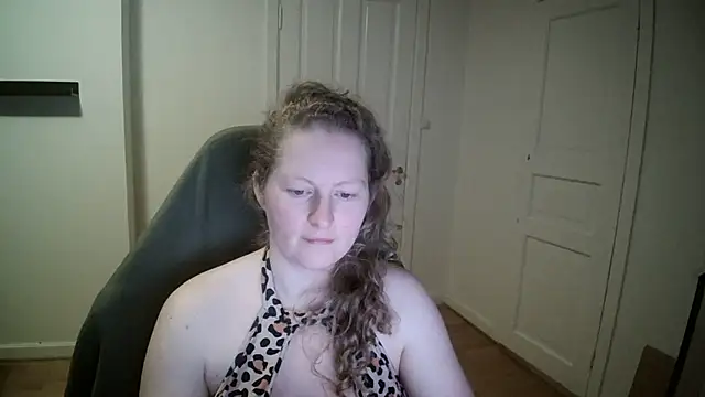Snapshot of Girlnina-1995 chatting on 02-12-25, 09:01 Girlnina-1995 online show from 02-12-25, 09:01