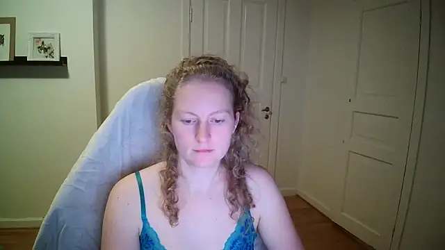 Girlnina-1995 online show from 11-04-25, 08:56