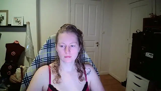 Girlnina-1995 online show from 01-14-26, 05:44