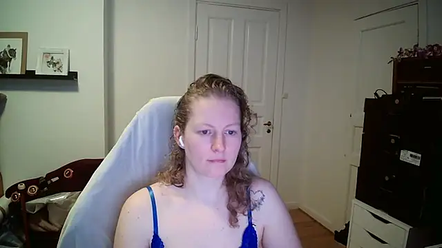 Girlnina-1995 online show from 02-10-26, 09:52