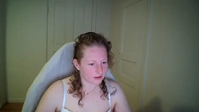 Girlnina-1995 online show from 04-20-26, 05:54