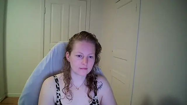 Girlnina-1995 online show from 03-31-26, 06:37