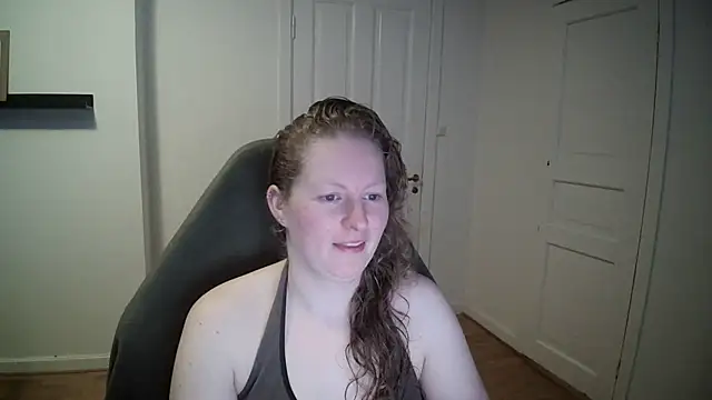 Snapshot of Girlnina-1995 chatting on 03-17-25, 08:40 Girlnina-1995 online show from 03-17-25, 08:40