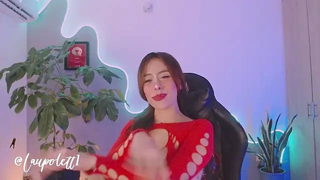 Snapshot of LauPolett chatting on 02-14-26, 11:27 LauPolett online show from 02-14-26, 11:27