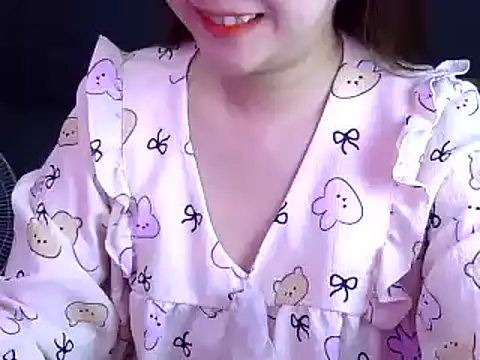 Bee 2k online show from 12-21-25, 04:58