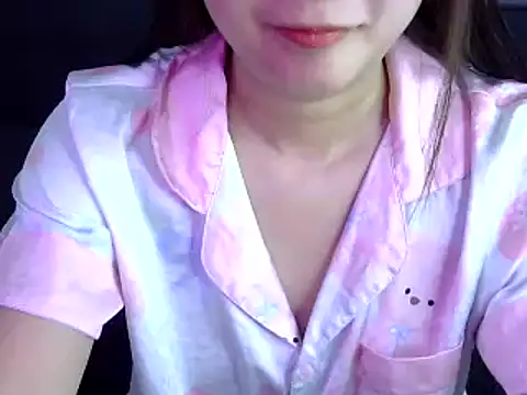 Bee 2k online show from 11-21-25, 04:55