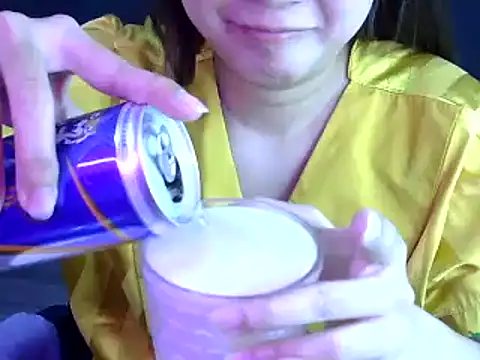 Bee 2k online show from 10-25-25, 04:44