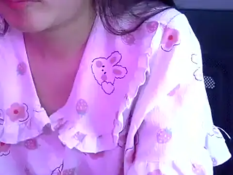 Bee 2k online show from 06-19-26, 04:29