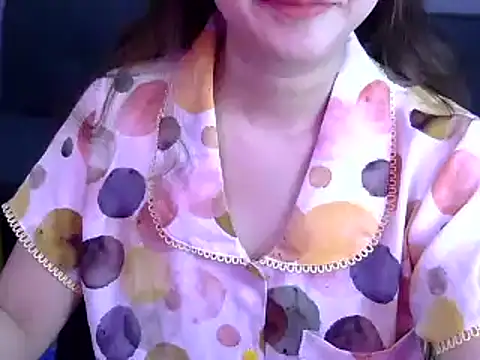 Snapshot of Bee_2k chatting on 04-29-26, 04:16 Bee 2k online show from 04-29-26, 04:16