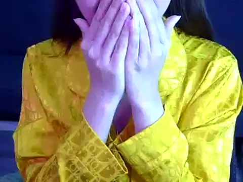 Bee 2k online show from 11-15-25, 04:49