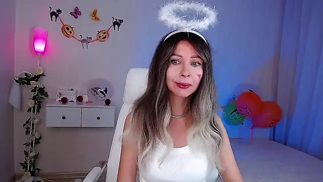 wendifoste online show from 10-31-25, 08:05