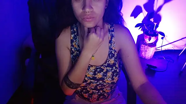 dominica-3 online show from 04-17-26, 07:33