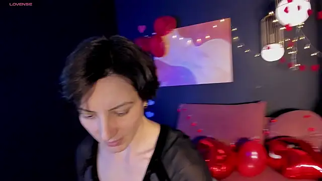 Snapshot of LorenDaze chatting on 02-15-25, 02:00 LorenDaze online show from 02-15-25, 02:00