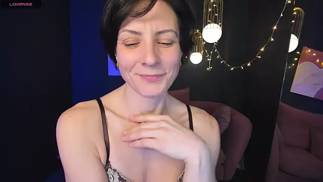 Snapshot of LorenDaze chatting on 02-07-25, 05:29 LorenDaze online show from 02-07-25, 05:29