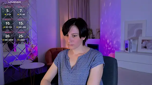 Snapshot of LorenDaze chatting on 05-29-26, 02:23 LorenDaze online show from 05-29-26, 02:23