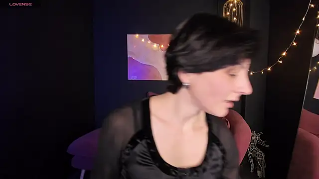 Snapshot of LorenDaze chatting on 02-05-25, 02:16 LorenDaze online show from 02-05-25, 02:16