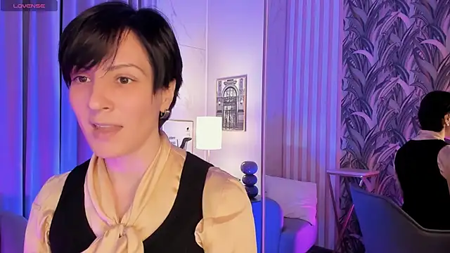 Snapshot of LorenDaze chatting on 05-02-26, 01:49 LorenDaze online show from 05-02-26, 01:49