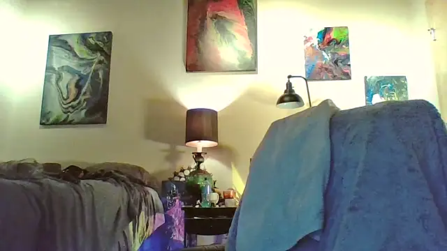 eatmeplease44 online show from 10-21-25, 02:22