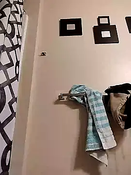 eatmeplease44 online show from 10-17-25, 01:57