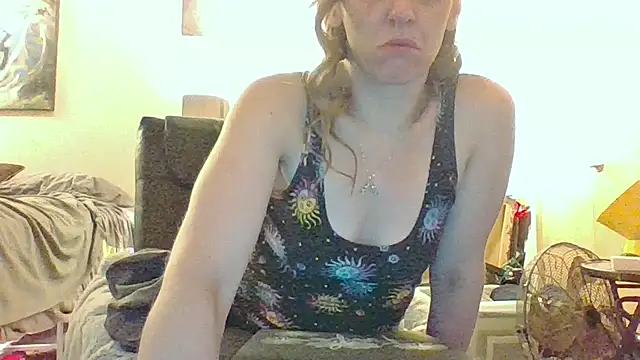 eatmeplease44 online show from 10-20-25, 07:53