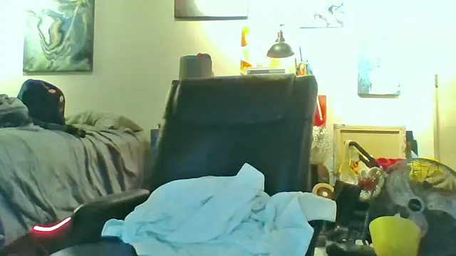 eatmeplease44 online show from 11-17-25, 03:21