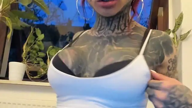 Snapshot of tamarapervert chatting on 01-16-26, 04:11 tamarapervert online show from 01-16-26, 04:11