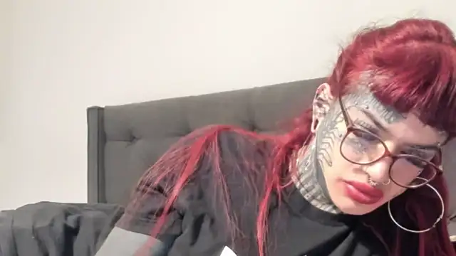 Snapshot of tamarapervert chatting on 02-05-26, 11:00 tamarapervert online show from 02-05-26, 11:00