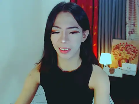 Snapshot of ELLIZABETHFORCUMXX chatting on 10-14-25, 09:25 ELLIZABETHFORCUMXX online show from 10-14-25, 09:25