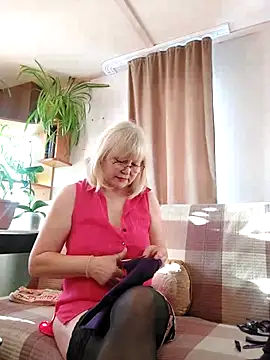 IrmaRose online show from 12-17-25, 06:18