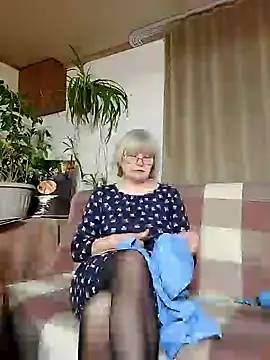 Snapshot of IrmaRose chatting on 01-24-25, 12:52 IrmaRose online show from 01-24-25, 12:52