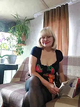 Snapshot of IrmaRose chatting on 10-02-25, 05:00 IrmaRose online show from 10-02-25, 05:00