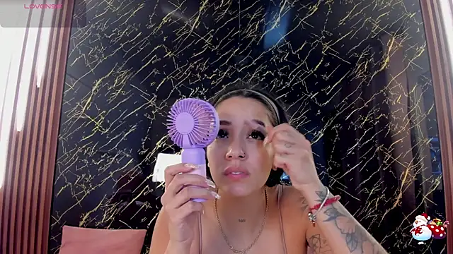 Snapshot of Tamara-evans chatting on 01-15-26, 07:06 Tamara-evans online show from 01-15-26, 07:06