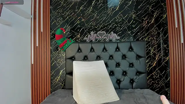 Snapshot of Tamara-evans chatting on 12-05-25, 07:01 Tamara-evans online show from 12-05-25, 07:01