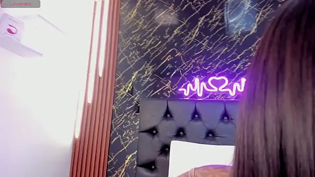 Snapshot of Tamara-evans chatting on 11-22-25, 05:12 Tamara-evans online show from 11-22-25, 05:12