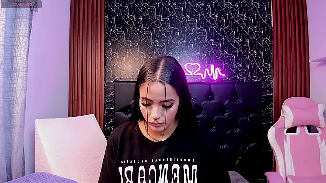 Snapshot of Tamara-evans chatting on 02-03-25, 09:29 Tamara-evans online show from 02-03-25, 09:29