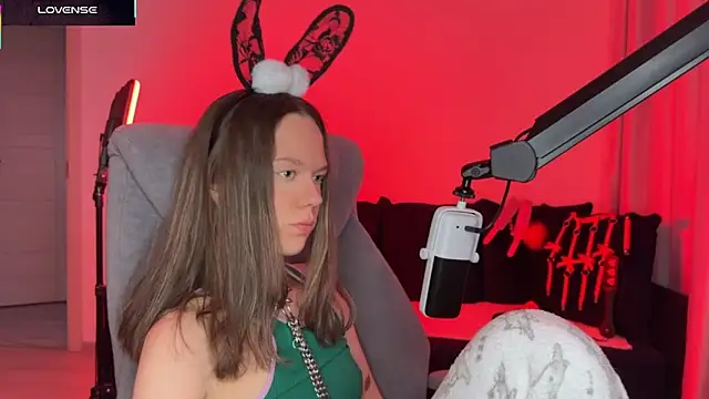 DivineBite online show from 10-27-25, 12:17