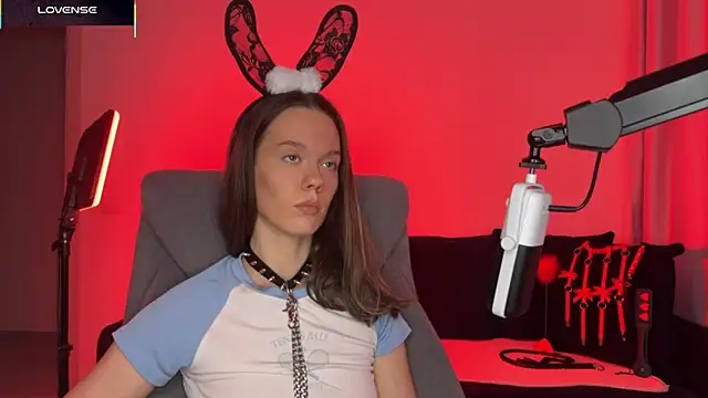 DivineBite online show from 11-13-25, 03:49