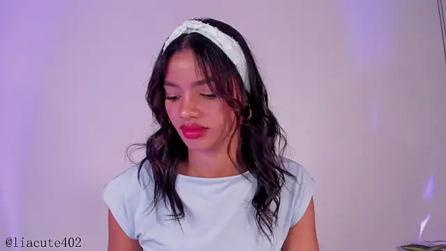 Snapshot of liagirl_cute chatting on 02-23-26, 04:25 liagirl cute online show from 02-23-26, 04:25