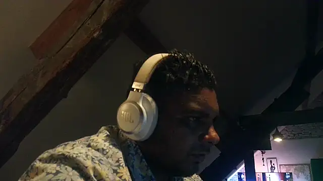 Snapshot of Bandusrilankasexymen chatting on 03-06-25, 10:04 Bandusrilankasexymen online show from 03-06-25, 10:04