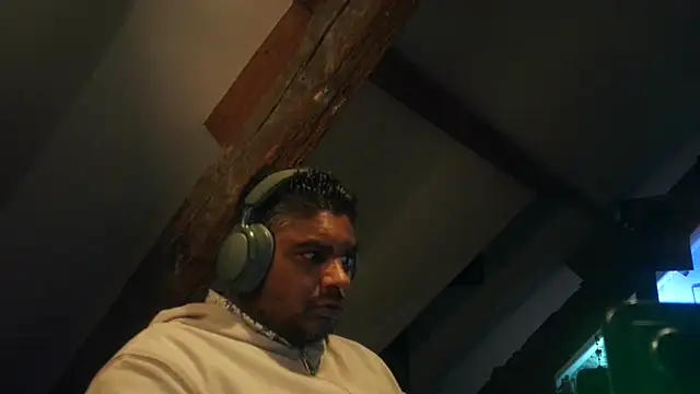 Snapshot of Bandusrilankasexymen chatting on 10-10-25, 10:43 Bandusrilankasexymen online show from 10-10-25, 10:43