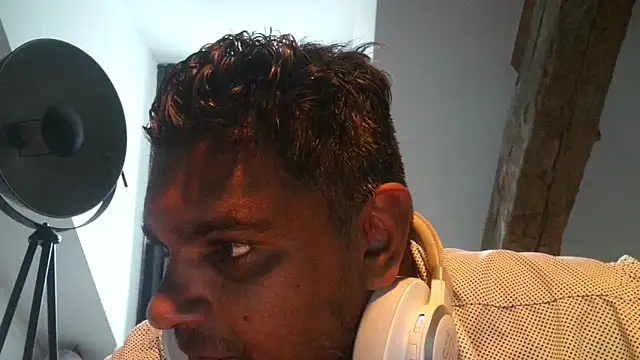 Snapshot of Bandusrilankasexymen chatting on 02-05-25, 12:17 Bandusrilankasexymen online show from 02-05-25, 12:17